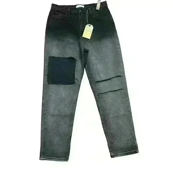 NWT Vibrant M.I.U. Gray Distressed Boyfriend Mom Jeans Size 15 / 31 Distressed - Picture 1 of 8